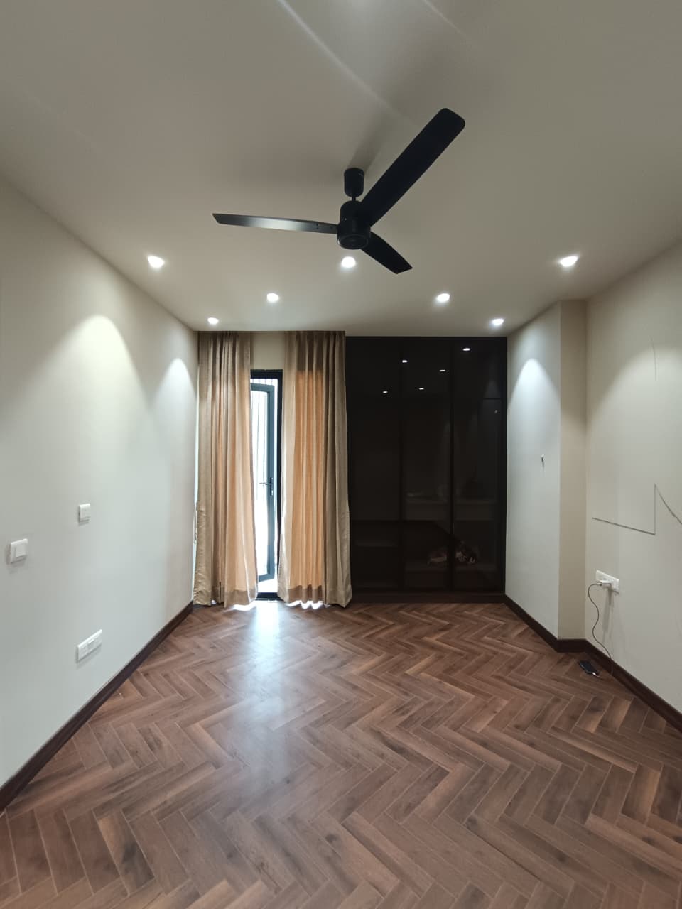 Avaak Floors